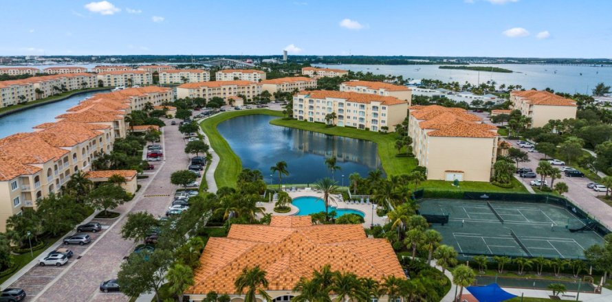 Condo à Fort Pierce, Floride, 2 chambres  № 582493