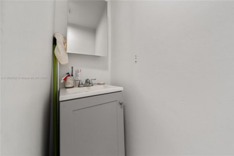 Casa en venta en Miami, Florida, 3 dormitorios, 86.58 m2 № 1953920 - foto 6