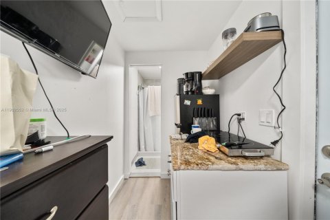 Casa en venta en Miami, Florida, 3 dormitorios, 86.58 m2 № 1953920 - foto 4