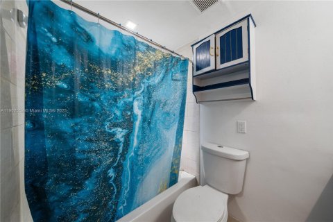 Casa en venta en Miami, Florida, 3 dormitorios, 86.58 m2 № 1953920 - foto 11
