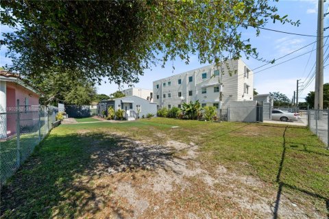 Casa en venta en Miami, Florida, 3 dormitorios, 86.58 m2 № 1953920 - foto 27