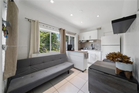 Casa en venta en Miami, Florida, 3 dormitorios, 86.58 m2 № 1953920 - foto 24