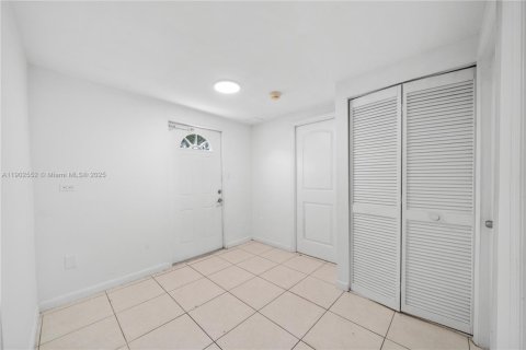 Casa en venta en Miami, Florida, 3 dormitorios, 86.58 m2 № 1953920 - foto 18