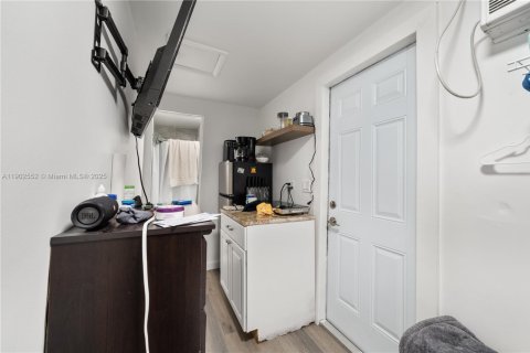 Casa en venta en Miami, Florida, 3 dormitorios, 86.58 m2 № 1953920 - foto 3