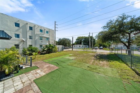 Casa en venta en Miami, Florida, 3 dormitorios, 86.58 m2 № 1953920 - foto 21