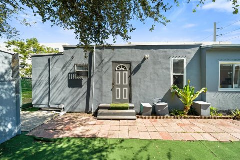 Casa en venta en Miami, Florida, 3 dormitorios, 86.58 m2 № 1953920 - foto 17