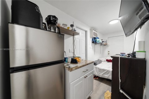 Casa en venta en Miami, Florida, 3 dormitorios, 86.58 m2 № 1953920 - foto 1