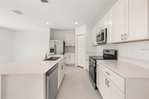Villa ou maison à louer à Kissimmee, Floride: 4 chambres, 174.66 m2 № 2378331 - photo 10