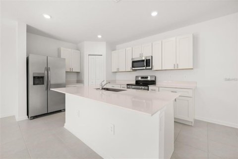 Villa ou maison à louer à Kissimmee, Floride: 4 chambres, 174.66 m2 № 2378331 - photo 5