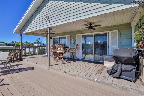 House in Hernando Beach, Florida 3 bedrooms, 98.1 sq.m. № 2388517 - photo 15