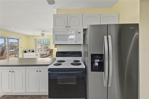 House in Hernando Beach, Florida 3 bedrooms, 98.1 sq.m. № 2388517 - photo 29