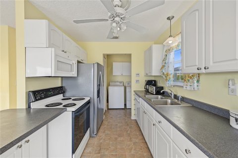 House in Hernando Beach, Florida 3 bedrooms, 98.1 sq.m. № 2388517 - photo 27