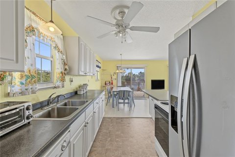 House in Hernando Beach, Florida 3 bedrooms, 98.1 sq.m. № 2388517 - photo 28