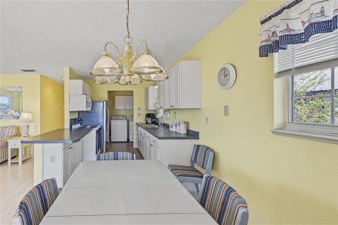 House in Hernando Beach, Florida 3 bedrooms, 98.1 sq.m. № 2388517 - photo 25