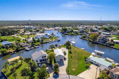 House in Hernando Beach, Florida 3 bedrooms, 98.1 sq.m. № 2388517 - photo 8