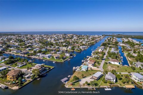 House in Hernando Beach, Florida 3 bedrooms, 98.1 sq.m. № 2388517