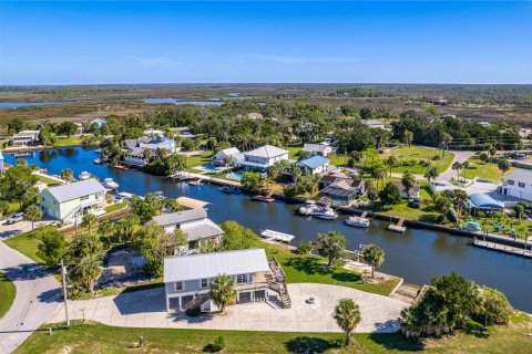 House in Hernando Beach, Florida 3 bedrooms, 98.1 sq.m. № 2388517 - photo 14