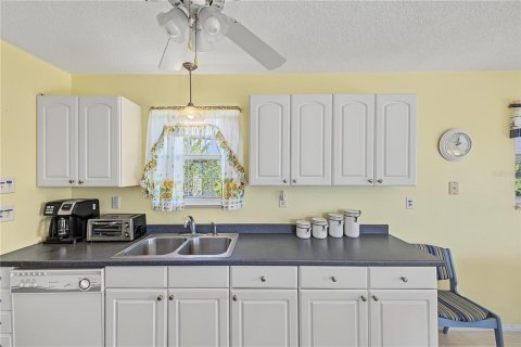 House in Hernando Beach, Florida 3 bedrooms, 98.1 sq.m. № 2388517 - photo 30