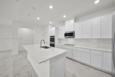 Снять в аренду виллу или дом в Кейп-Корал, Флорида 4 спальни, № 2005780 - фото 5