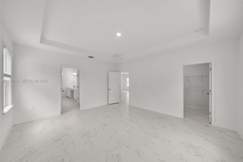 Снять в аренду виллу или дом в Кейп-Корал, Флорида 4 спальни, № 2005780 - фото 7