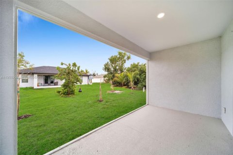 Снять в аренду виллу или дом в Кейп-Корал, Флорида 4 спальни, № 2005780 - фото 14