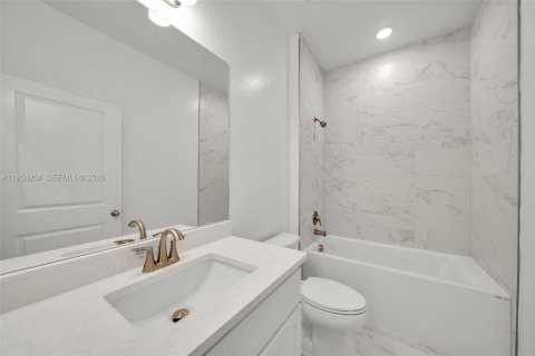 Снять в аренду виллу или дом в Кейп-Корал, Флорида 4 спальни, № 2005780 - фото 13