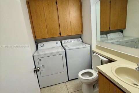 Townhouse in West Palm Beach, Florida 2 bedrooms, 119.66 sq.m. № 2040476 - photo 7