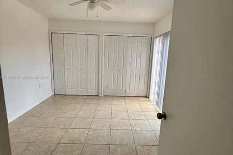 Townhouse in West Palm Beach, Florida 2 bedrooms, 119.66 sq.m. № 2040476 - photo 9