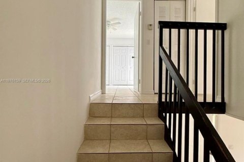 Townhouse in West Palm Beach, Florida 2 bedrooms, 119.66 sq.m. № 2040476 - photo 8