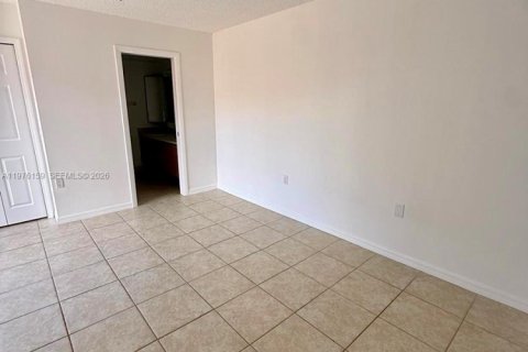 Townhouse in West Palm Beach, Florida 2 bedrooms, 119.66 sq.m. № 2040476 - photo 11