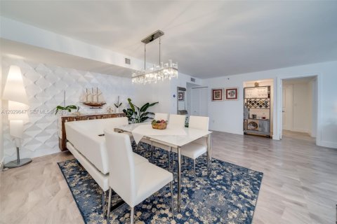 Copropriété à vendre à Hollywood, Floride: 2 chambres, 145.86 m2 № 2257900 - photo 6