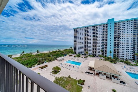 Copropriété à vendre à Hollywood, Floride: 2 chambres, 145.86 m2 № 2257900 - photo 30