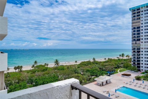 Copropriété à vendre à Hollywood, Floride: 2 chambres, 145.86 m2 № 2257900 - photo 27