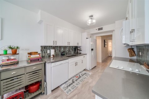 Copropriété à vendre à Hollywood, Floride: 2 chambres, 145.86 m2 № 2257900 - photo 12