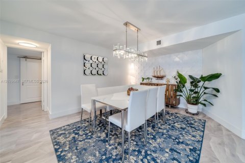 Copropriété à vendre à Hollywood, Floride: 2 chambres, 145.86 m2 № 2257900 - photo 5