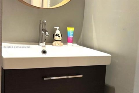 Touwnhouse à louer à Miami, Floride: 3 chambres, 136.01 m2 № 1999359 - photo 20