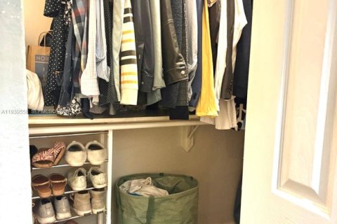 Touwnhouse à louer à Miami, Floride: 3 chambres, 136.01 m2 № 1999359 - photo 15