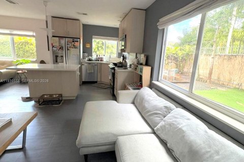 Touwnhouse à louer à Miami, Floride: 3 chambres, 136.01 m2 № 1999359 - photo 8