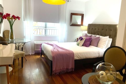 Condo in Miami Beach, Florida  № 1960598 - photo 23