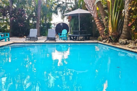 Condo in Miami Beach, Florida  № 1960598 - photo 3