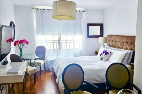 Condo in Miami Beach, Florida  № 1960598 - photo 20