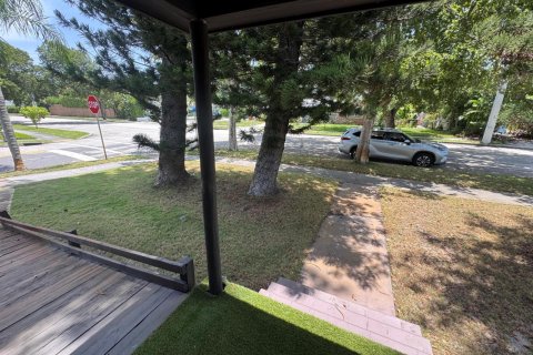 Villa ou maison à louer à West Palm Beach, Floride: 2 chambres, 210.52 m2 № 2181526 - photo 17