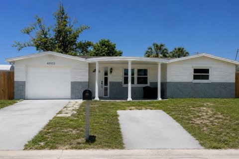 Casa en Holiday, Florida 3 dormitorios, 159.05 m2 № 2129825