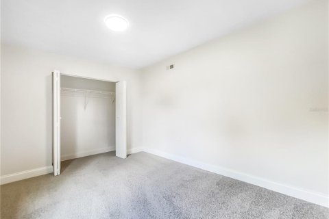 House in Saint Petersburg, Florida 3 bedrooms, 132.66 sq.m. № 1835615 - photo 5