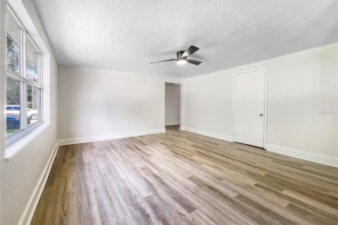 House in Saint Petersburg, Florida 3 bedrooms, 132.66 sq.m. № 1835615 - photo 19