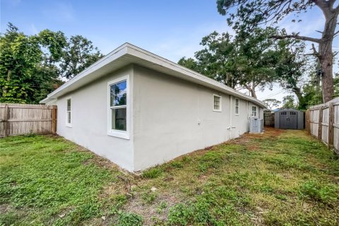 House in Saint Petersburg, Florida 3 bedrooms, 132.66 sq.m. № 1835615 - photo 8