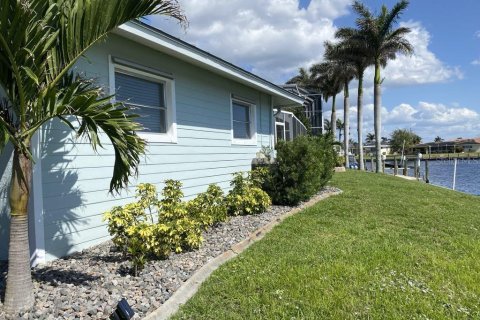 House in Punta Gorda, Florida 3 bedrooms, 171.03 sq.m. № 1826398 - photo 4