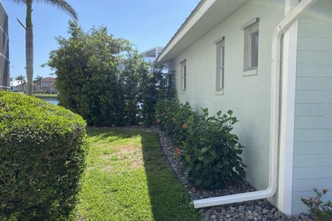 House in Punta Gorda, Florida 3 bedrooms, 171.03 sq.m. № 1826398 - photo 9