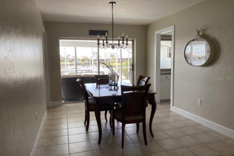 House in Punta Gorda, Florida 3 bedrooms, 171.03 sq.m. № 1826398 - photo 20