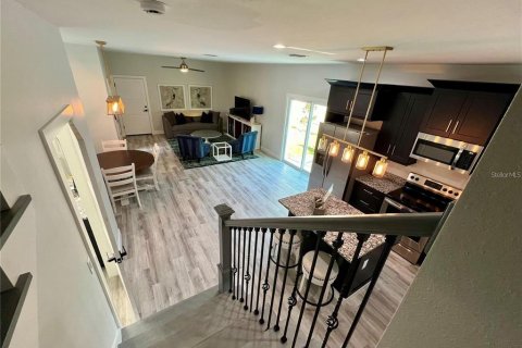 Commercial property in Port Richey, Florida 4 bedrooms, 288.37 sq.m. № 1876638 - photo 11